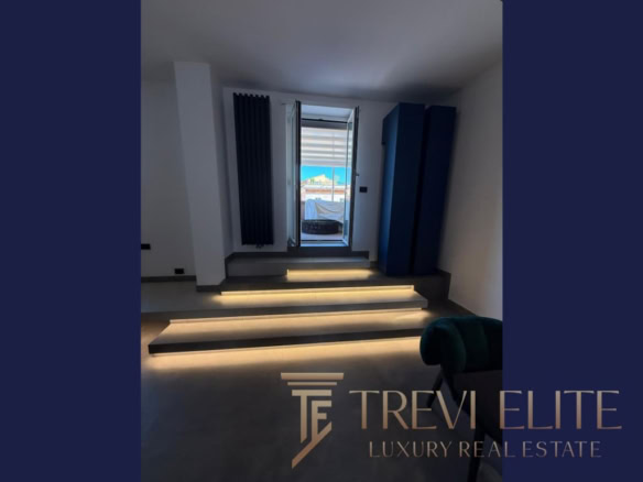 Высококачественный интерьер современного апартамента с панорамным видом и стильной архитектурой, идеально подходит для элитной недвижимости и роскошных жилых проектов.