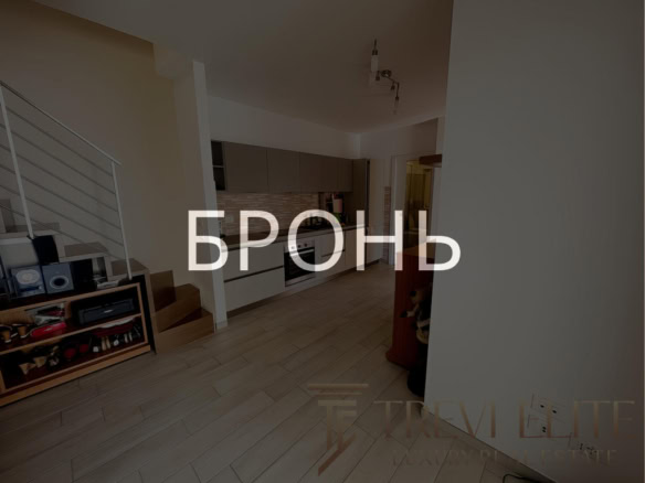 Квартира с современным интерьером, просторная и уютная, подходит для комфортной жизни и аренды через агентство недвижимости Треви Элит.