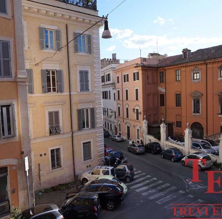 novaya kvartira v tsentre rima (10)