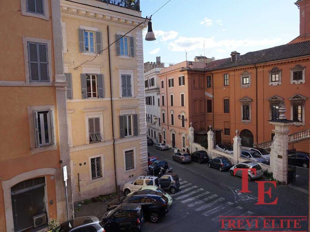 novaya kvartira v tsentre rima (10)