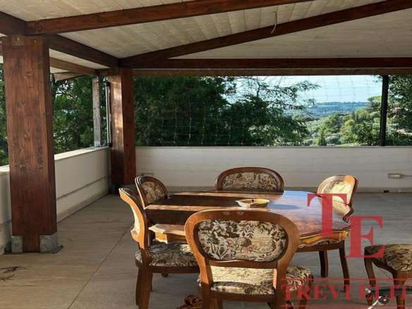 villa s bassejnim v italii lazio rieti (1)