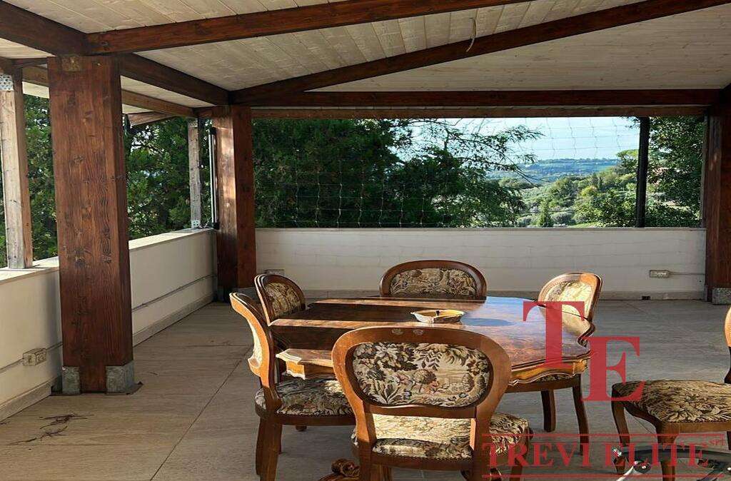 villa s bassejnim v italii lazio rieti (1)