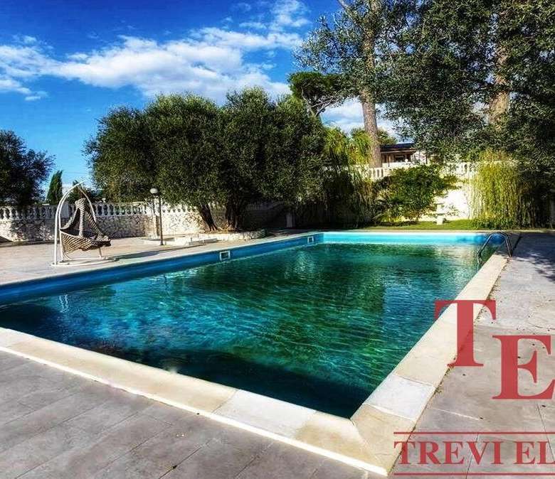 villa s bassejnim v italii lazio rieti (14)