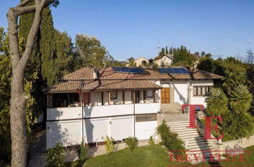 villa s bassejnim v italii lazio rieti (18)