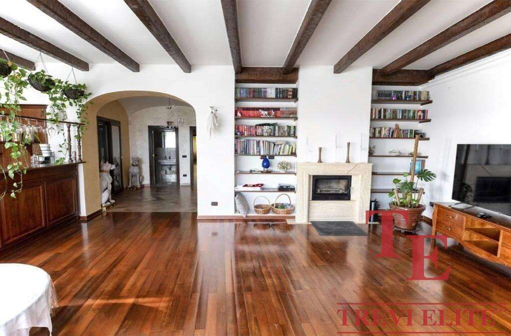 villa s bassejnim v italii lazio rieti (20)