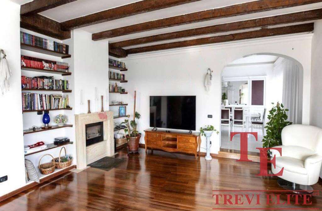 villa s bassejnim v italii lazio rieti (22)