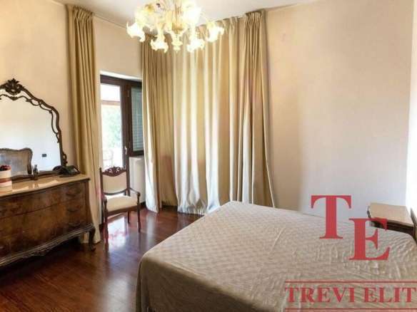 villa s bassejnim v italii lazio rieti (25)