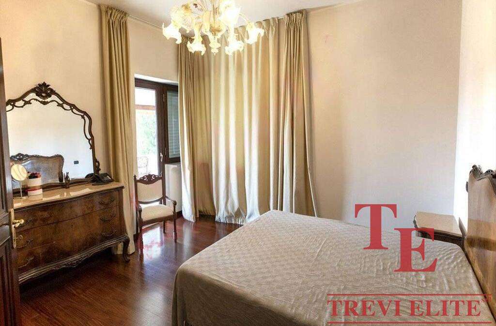 villa s bassejnim v italii lazio rieti (25)