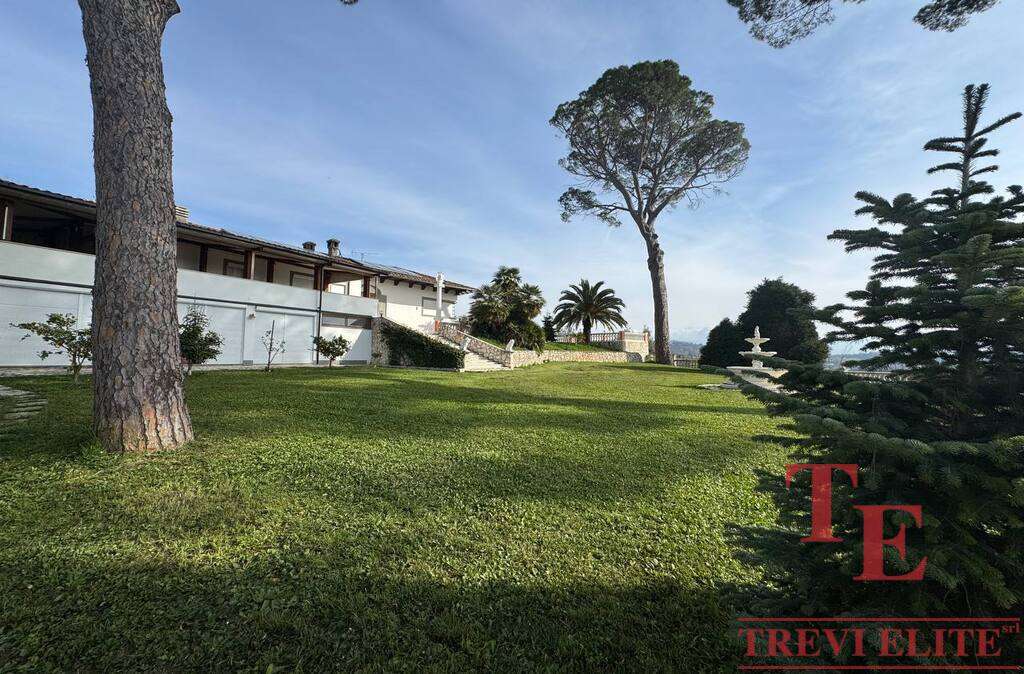 villa v lazio s bassejnom (3)