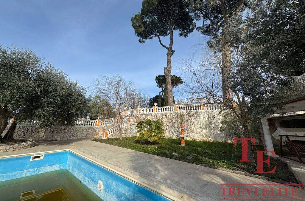 villa v lazio s bassejnom (4)