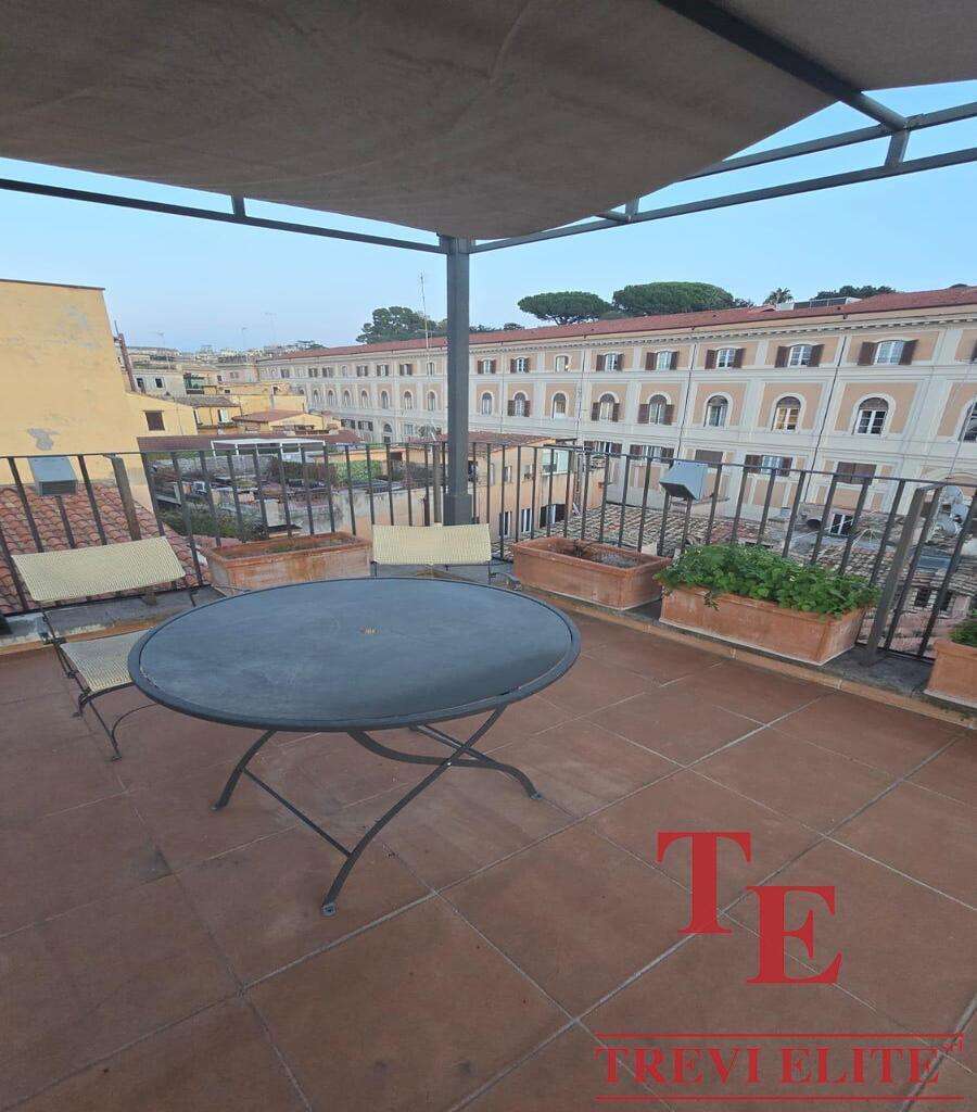 apartamenty ryadom s fontanom trevi (4)