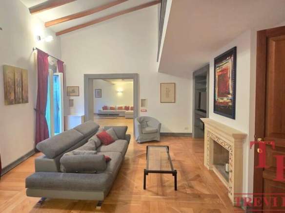 apartamenty ryadom s fontanom trevi (5)