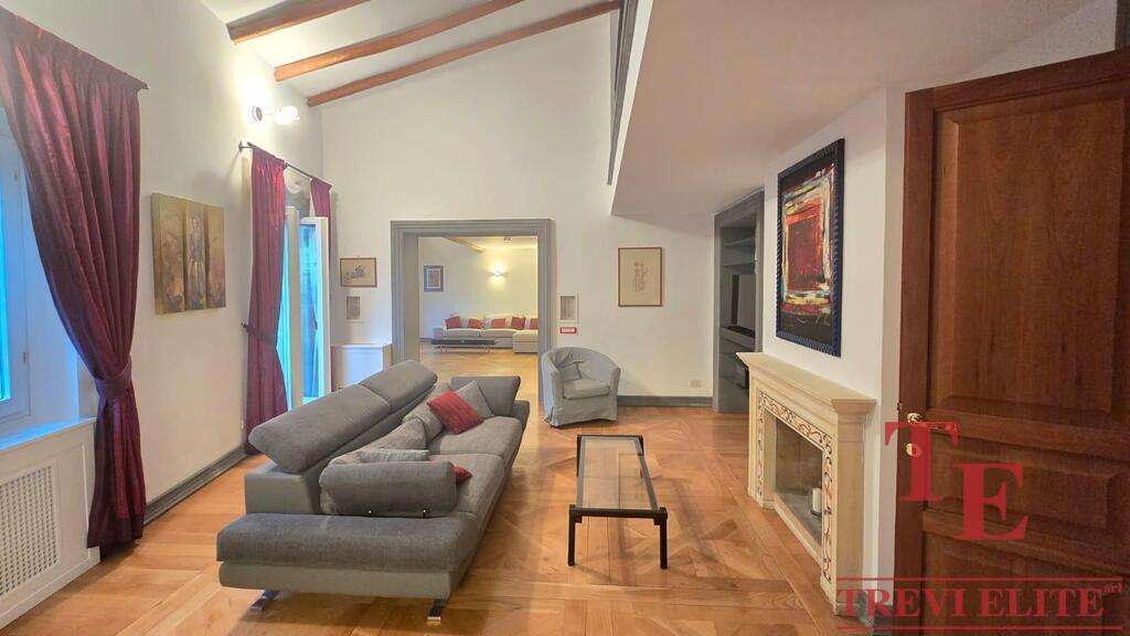 apartamenty ryadom s fontanom trevi (5)