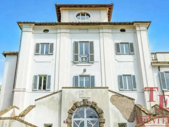 Элитное итальянское особняк в престижном районе, роскошный дизайн и высококачественная отделка, идеально подходит для взыскательных клиентов, ищущих эксклюзивную недвижимость worldwide.