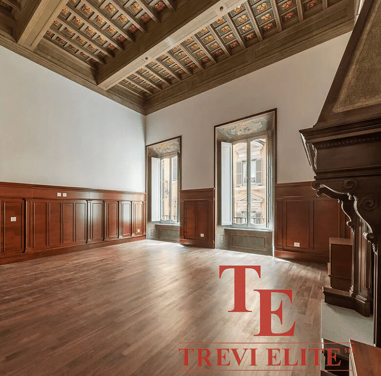 Высококачественный интерьер роскошного зала с деревянными панелями и окнами в стиле классики.