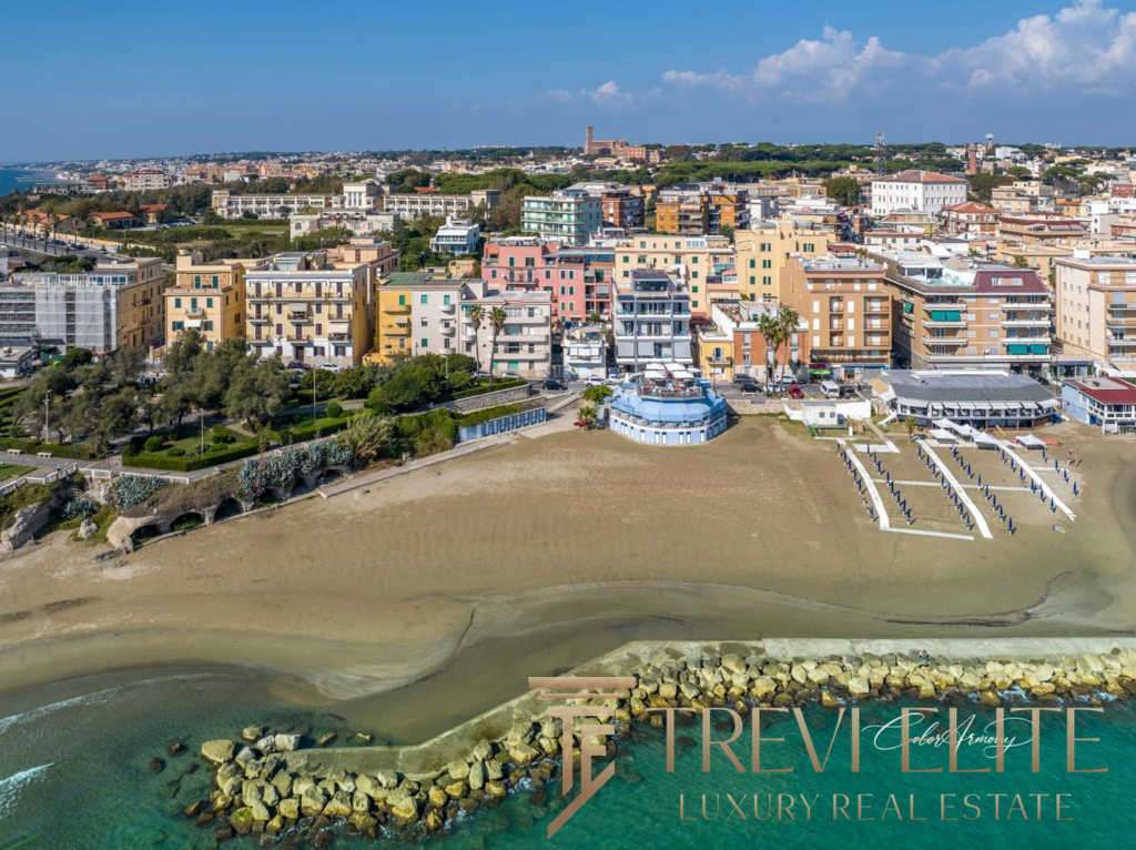 Элитные морские апартаменты на берегу моря в престижном районе. Высококлассные виды, современный дизайн, удобное расположение для роскошной жизни на побережье Италии.