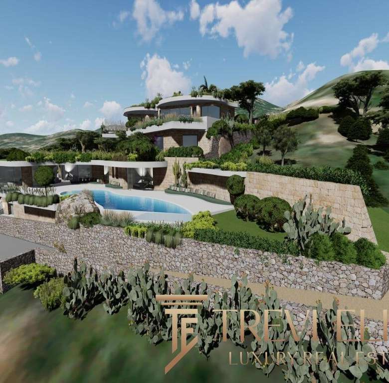 Роскошный современный особняк на холме с бассейном и ландшафтным дизайном, окруженный зеленью и горными пейзажами, в элитном районе Италии.