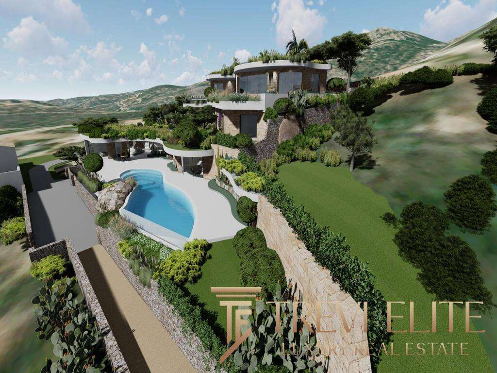 Высококлассная роскошная вилла на холме с современным дизайном, бассейном и ухоженным ландшафтом, окруженная природой. Идеальный дом для ценителей эксклюзивной недвижимости и уединения.