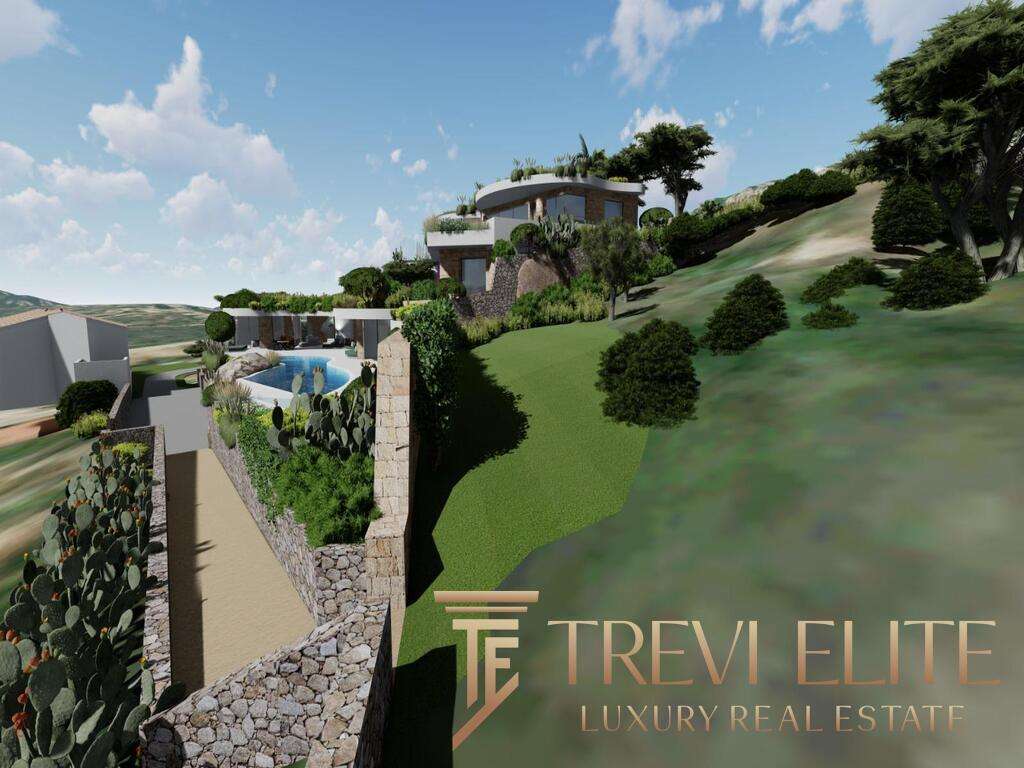 Роскошный современный дом на склоне холма с бассейном и панорамным видом, окружённый зеленью и ландшафтным дизайном. Идеальное жильё для ценителей высокого стиля и уединения.