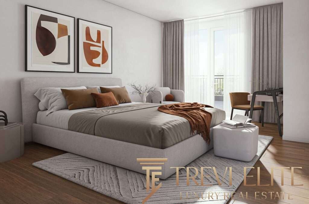 Элитная спальня с современным дизайн, уютной атмосферой, большими окнами и панорамным видом, созданная для комфортного отдыха и роскоши.