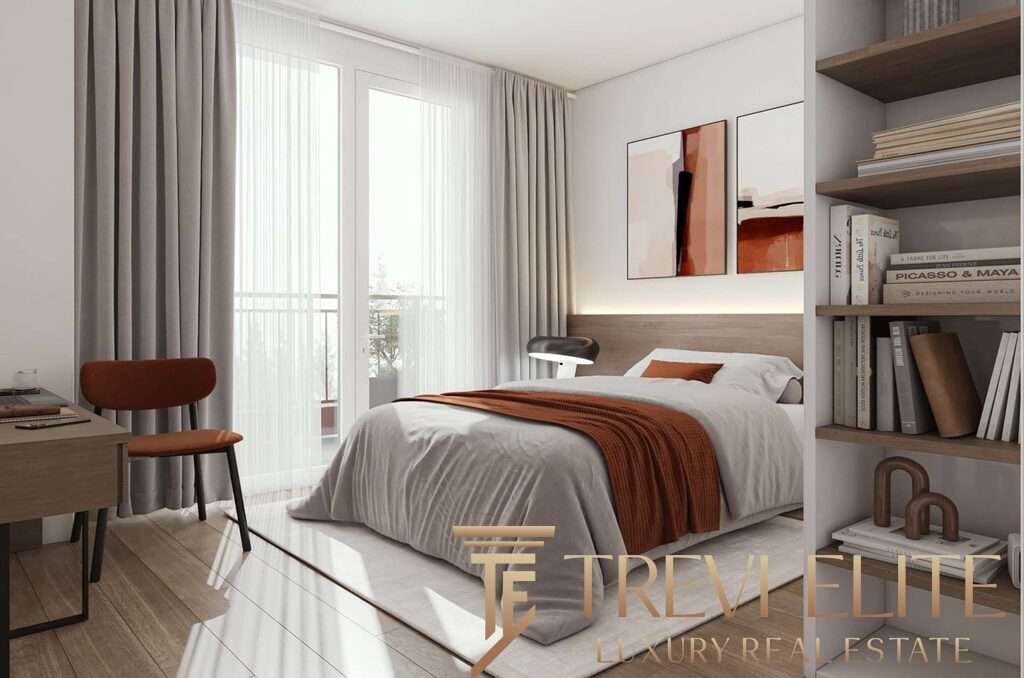 Современная спальня в роскошной квартире с большими окнами, стильной мебелью и уютной атмосферой, идеально подходит для обещанных элитных интерьеров от Треви Элит.