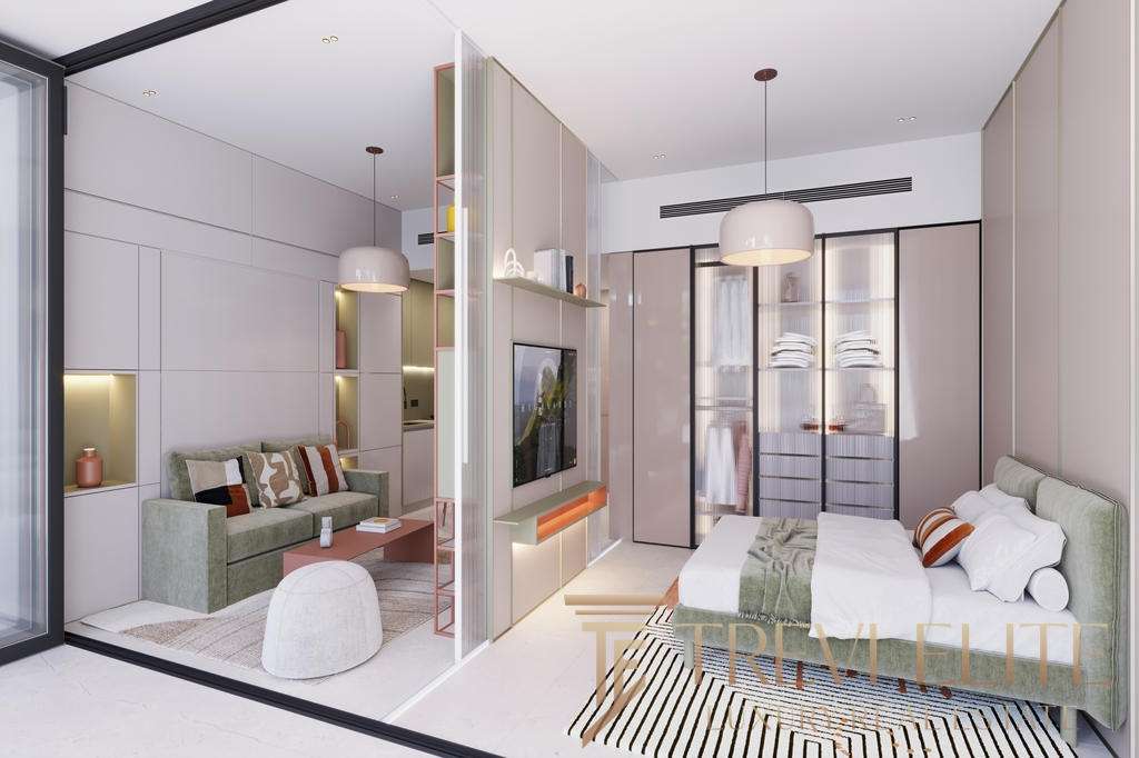 Современная уютная квартира с панорамными окнами, стильной мебелью и дизайнерским интерьером, идеально подходит для проживания и инвестиций в недвижимость премиум-класса.