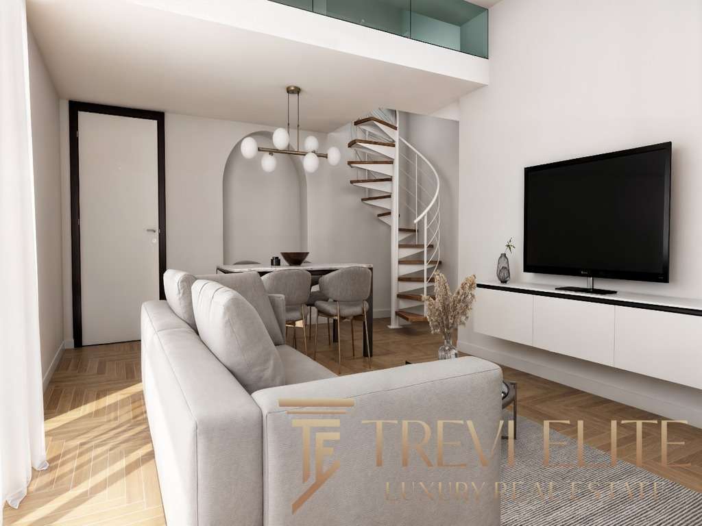 Современный интерьер квартиры с минимализмом, белыми стенами, диваном и телевизором, оригинальной лестницей и стильной обеденной зоной, идеально подходящий для элитной недвижимости.