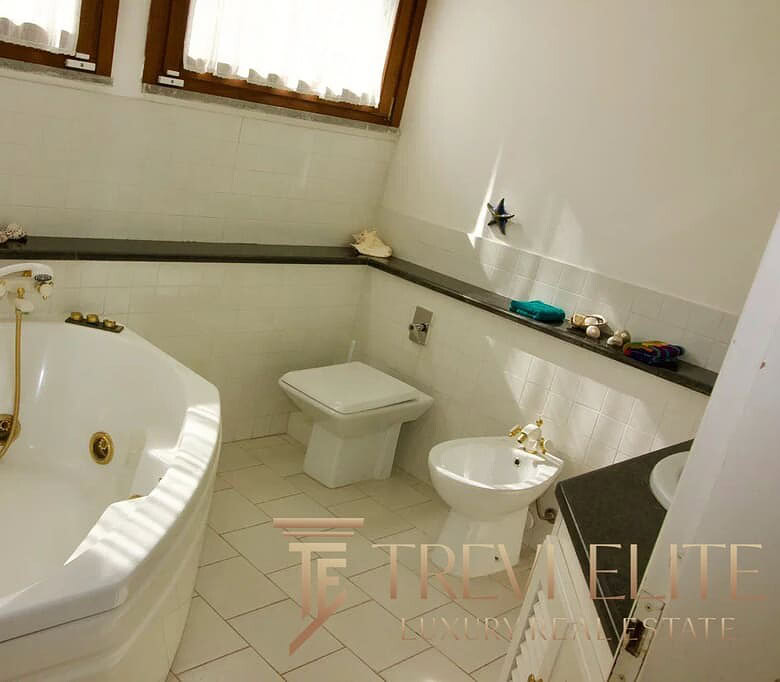 dom u vody v italii24