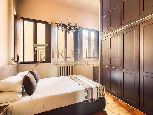 kvartira okolo kolizeya s terrasoy (11)