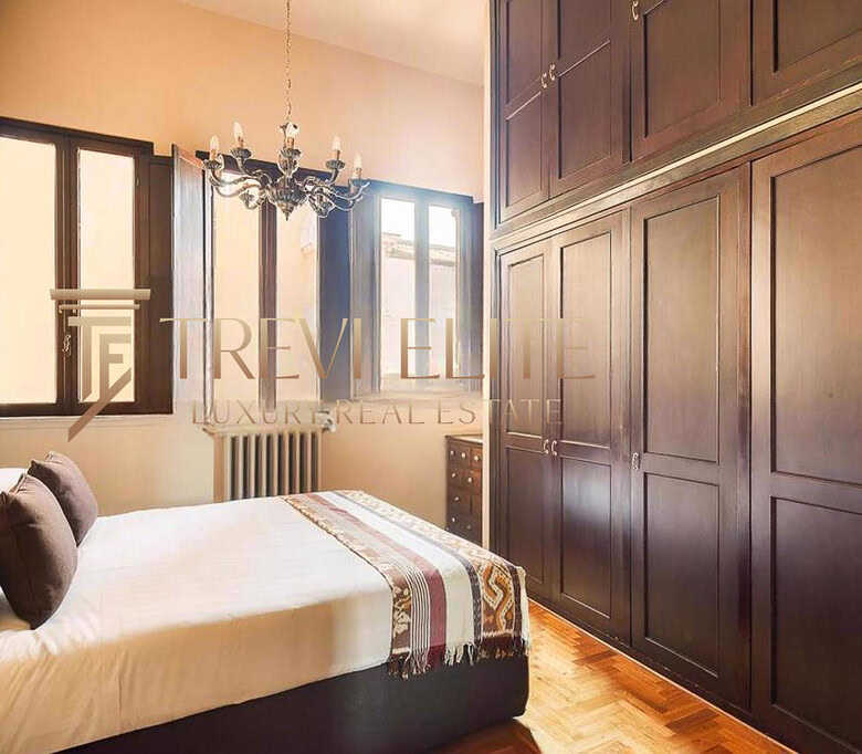 kvartira okolo kolizeya s terrasoy (11)