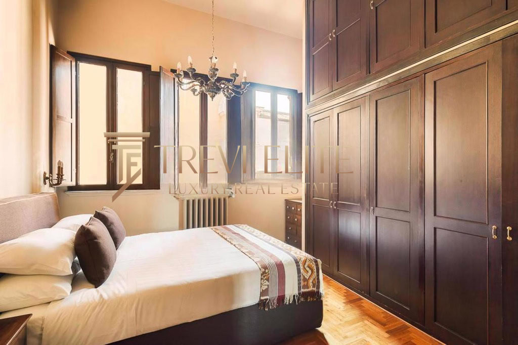 kvartira okolo kolizeya s terrasoy (11)