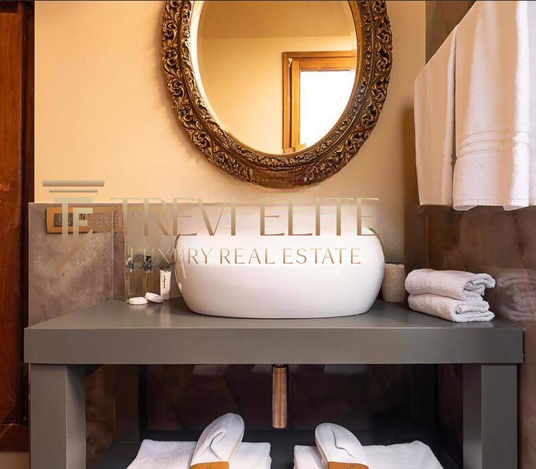 kvartira okolo kolizeya s terrasoy (13)