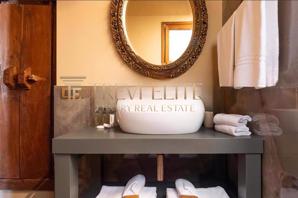 kvartira okolo kolizeya s terrasoy (13)