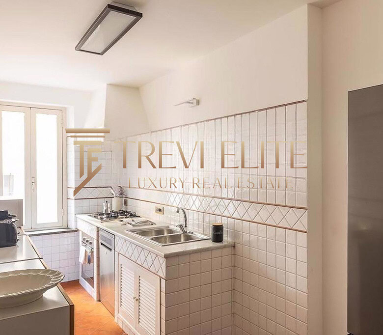 kvartira okolo kolizeya s terrasoy (14)