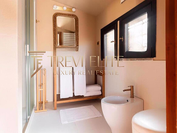 kvartira okolo kolizeya s terrasoy (21)