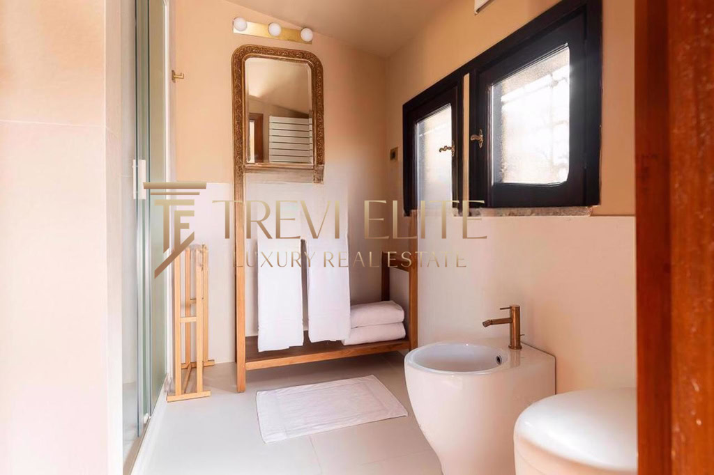 kvartira okolo kolizeya s terrasoy (21)