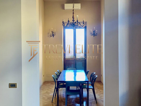 kvartira okolo kolizeya s terrasoy (25)