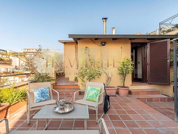 kvartira okolo kolizeya s terrasoy (6)