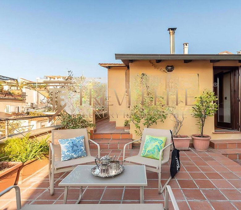 kvartira okolo kolizeya s terrasoy (6)