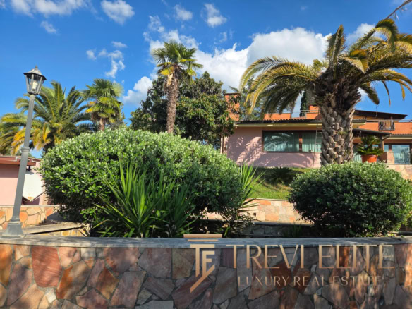 villa fonte nuova 10