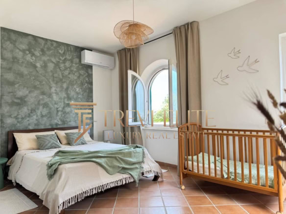 villa s bassejnom ryadom s peschanym plyazhem (1)