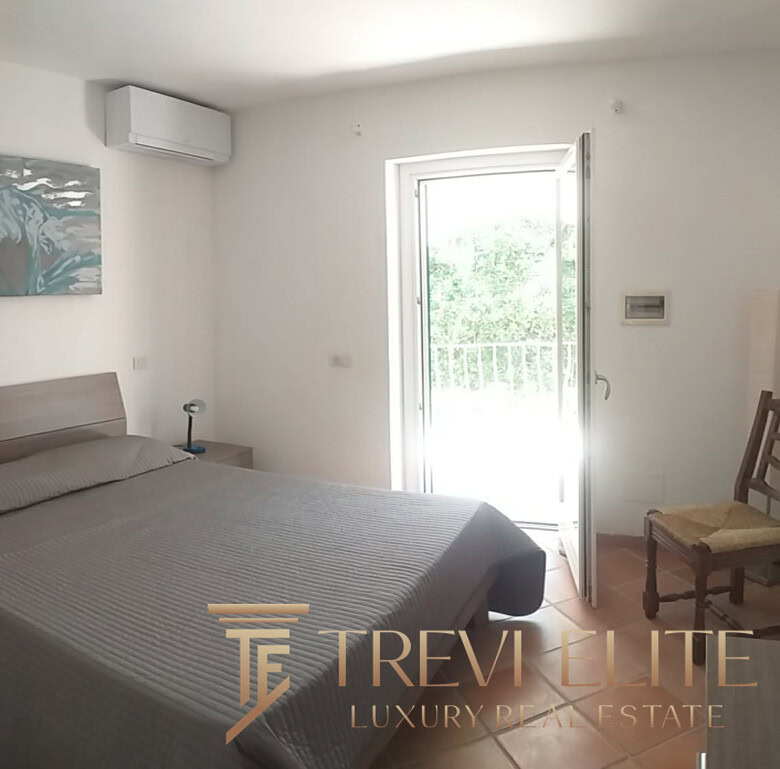 villa s bassejnom ryadom s peschanym plyazhem (10)