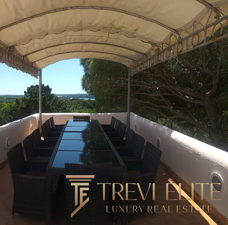 villa s bassejnom ryadom s peschanym plyazhem (12)