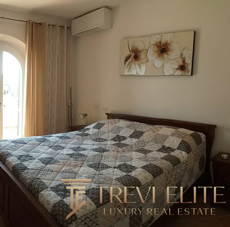 villa s bassejnom ryadom s peschanym plyazhem (15)