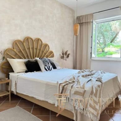 villa s bassejnom ryadom s peschanym plyazhem (17)