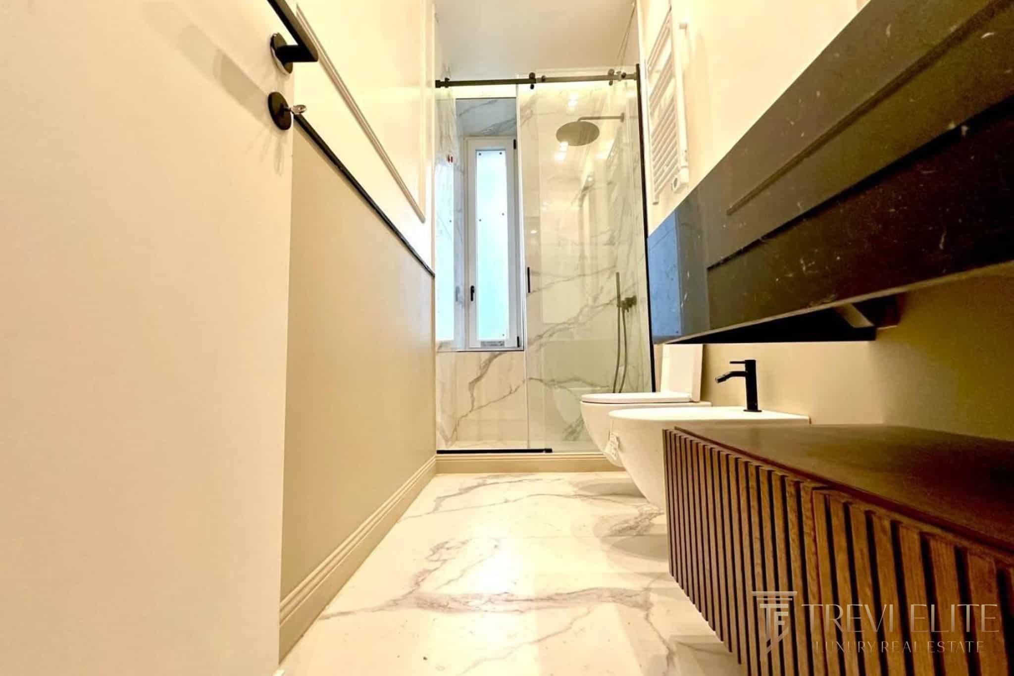 property roma bathroom 2