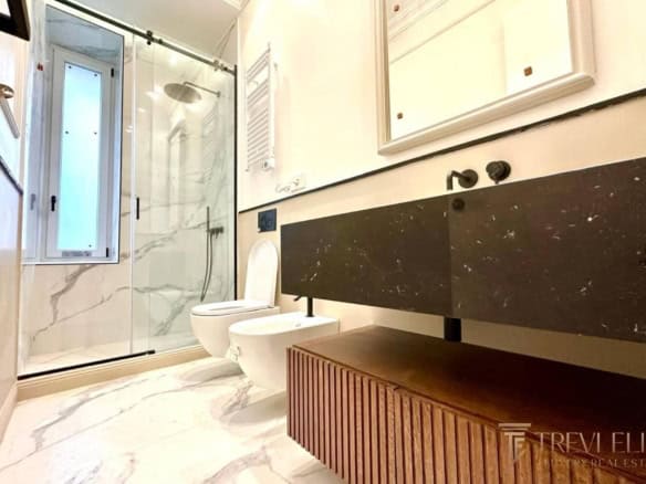 property roma bathroom 3