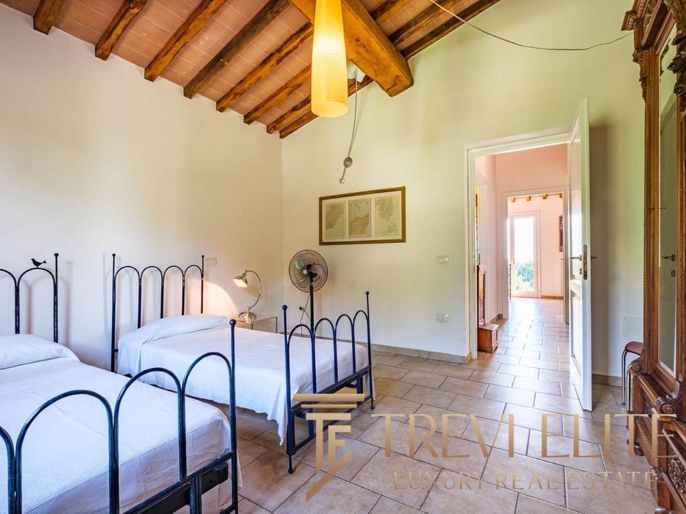 toskanskaya villa s bassejnom (16)