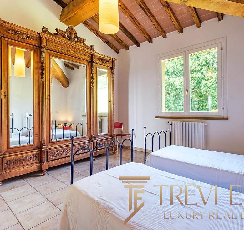 toskanskaya villa s bassejnom (25)