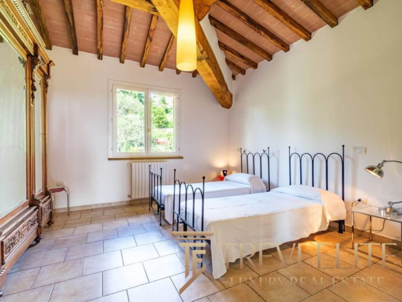 toskanskaya villa s bassejnom (26)